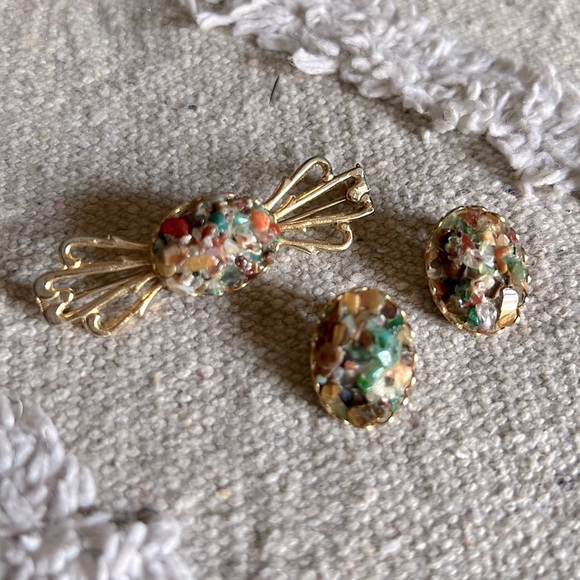BEAUTIFUL GENUINE STONE BROOCH AND MATCHING EARRINGS - Picture 4 of 10